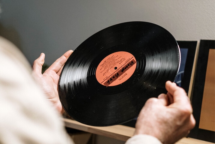 holding a vinyl record properly