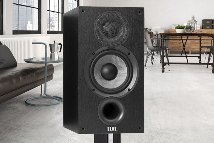 Elac Debut 2.0 B5.2 with speaker stand